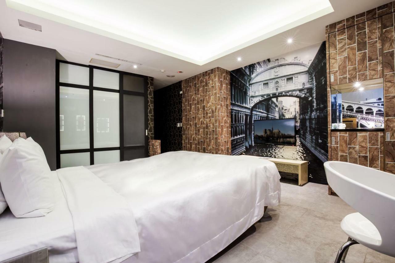 הואליין סיטי Duo Romance Hotel מראה חיצוני תמונה